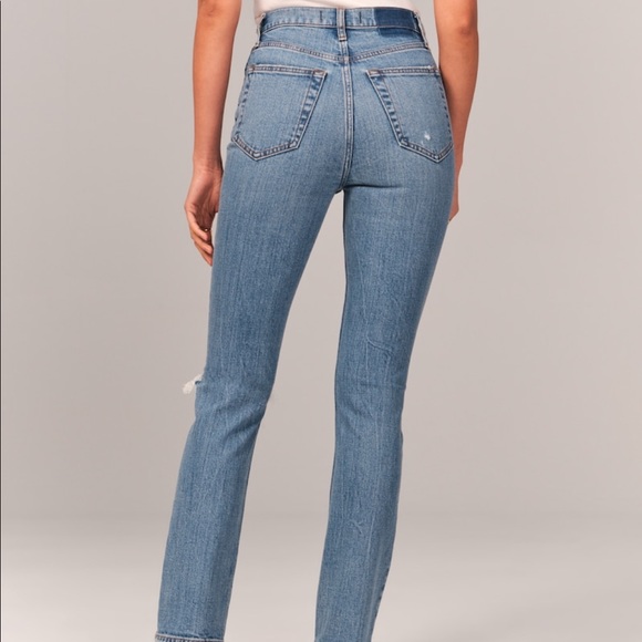 NWT❗️A&F Curve Love Ultra High Rise 90’s Straight Jeans - Picture 5 of 7